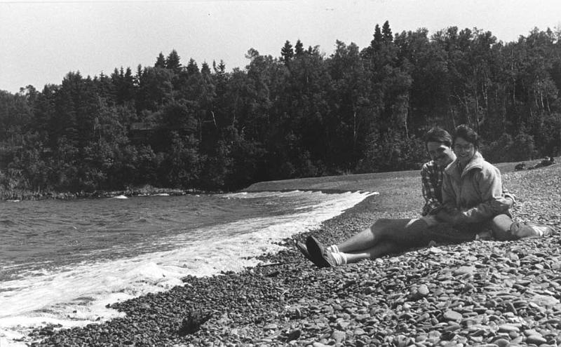 Jim and Phyllis Jul-1983 N Shore.jpg